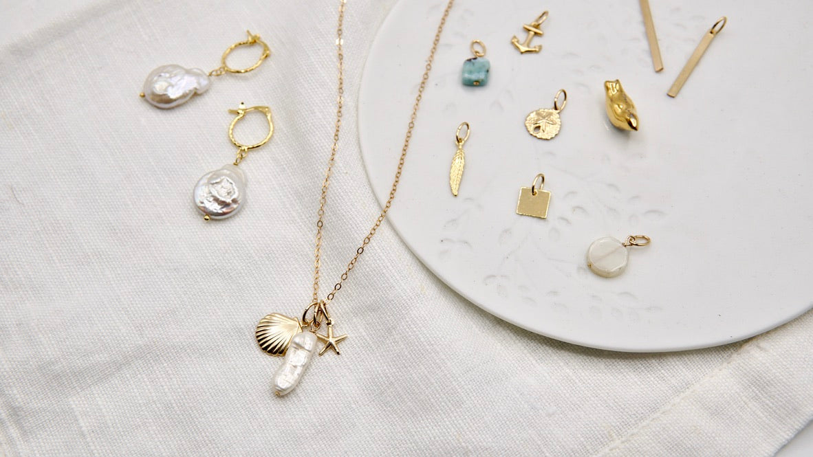 Ohrringe COLETTE kombiniert mit passender Kette, harmonisches Schmuckset von Femelle Anouk.