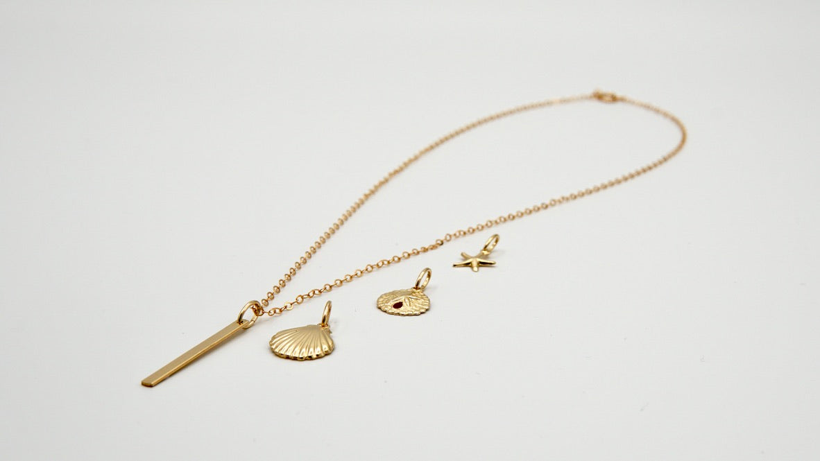 Kette JEANNE kombiniert mit dem Anhänger PRISE DE LA MER, maritimes Design, handgefertigt von Femelle Anouk