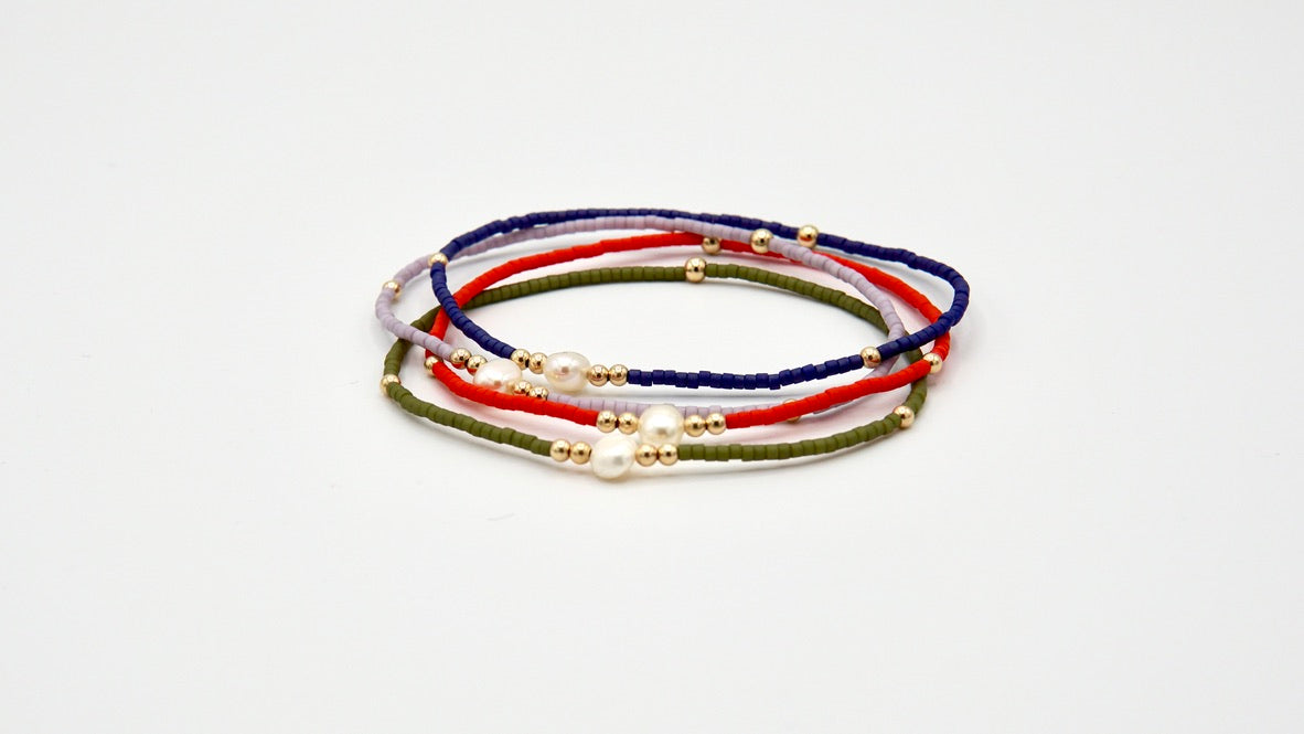 Zartes Armband 'ROSIE' mit facettierten Rosenquarz-Perlen und 14 Karat Goldfilled-Details.